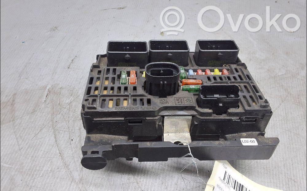 Peugeot 407 Module de fusibles 