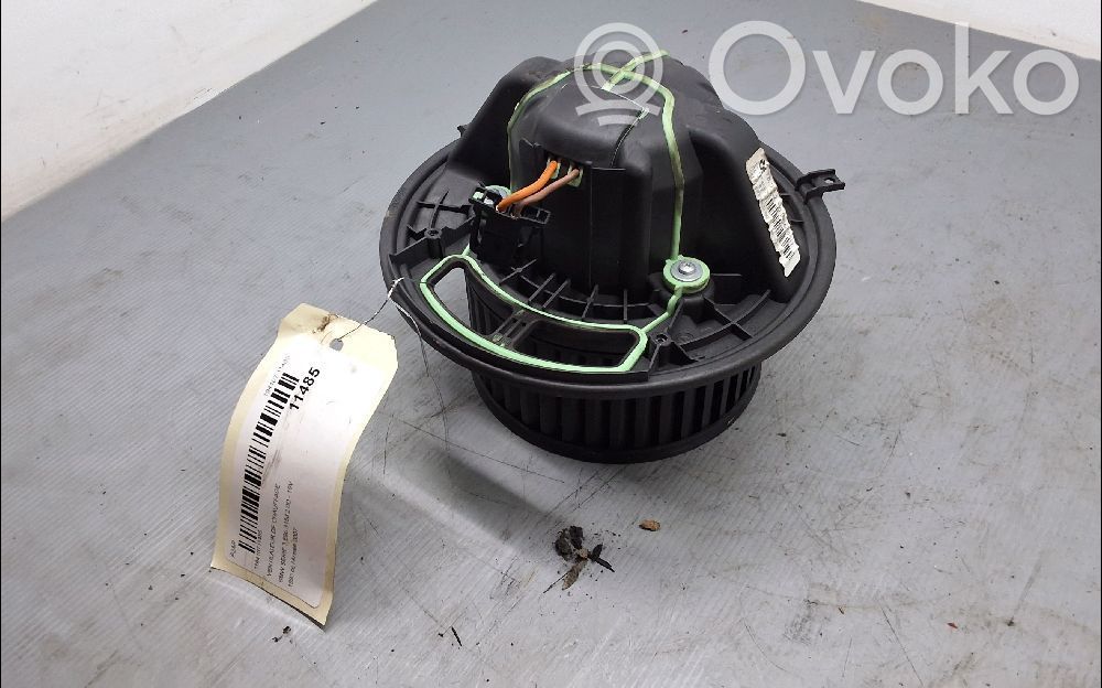 Mazā radiatora ventilators   64119227670
