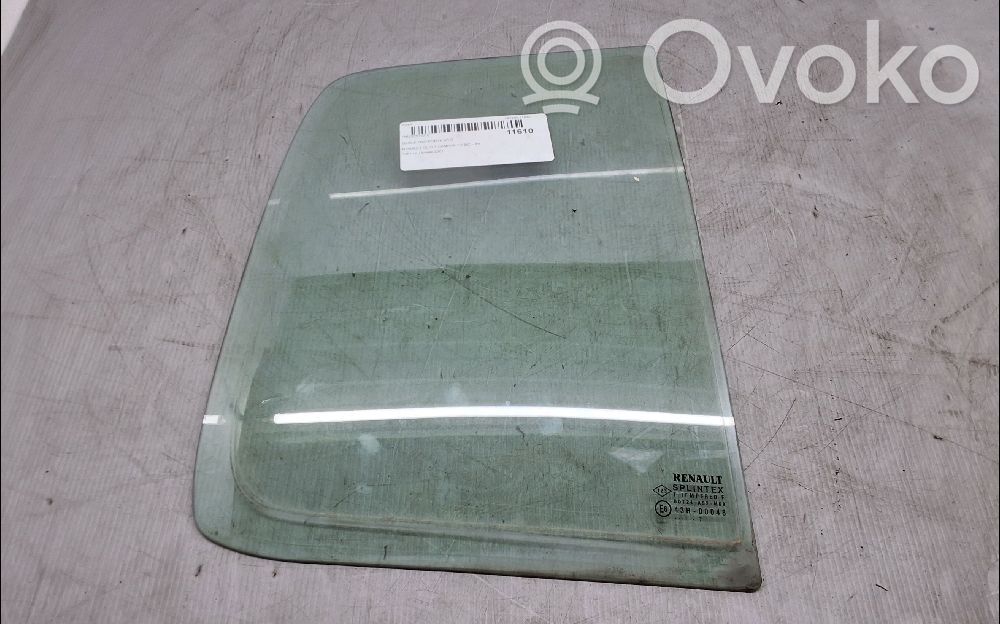 Ventanilla de ventilación de la puerta trasera   7700842897