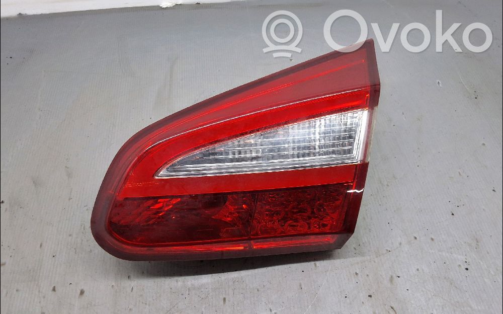 KIA Ceed Takaluukun takavalot 