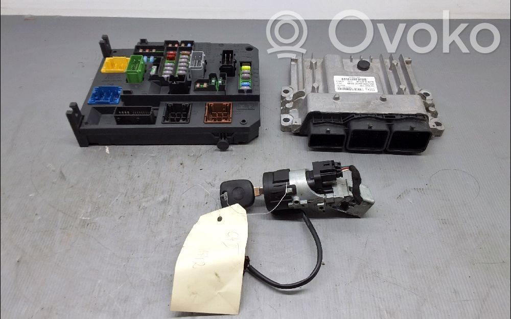 Citroen C4 II Engine ECU kit and lock set 
