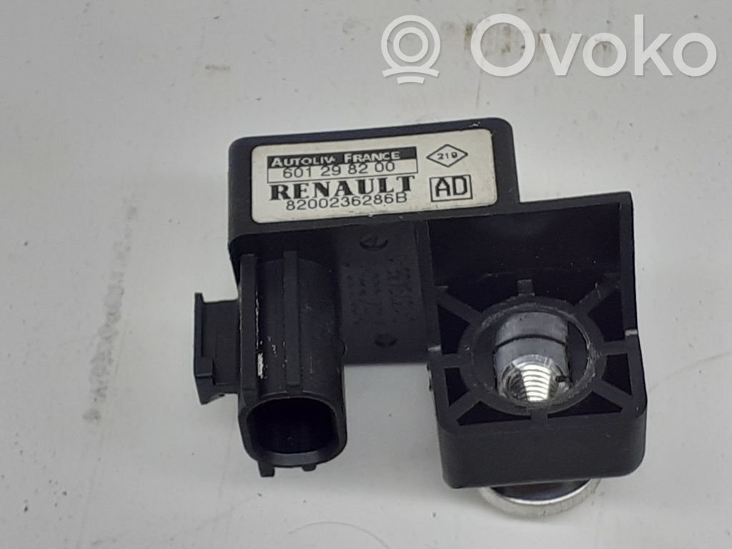 Renault Megane II Sensor impacto/accidente para activar Airbag 