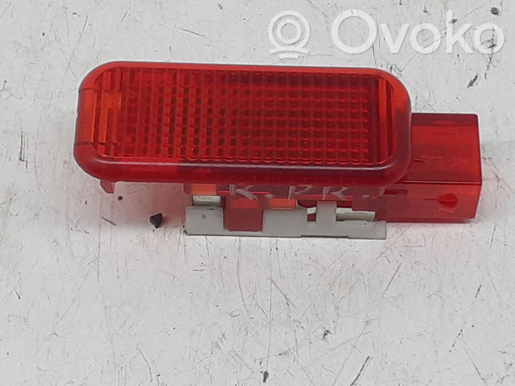 Audi A6 S6 C6 4F Lampka drzwi przednich 