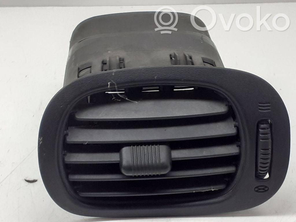 Chrysler Voyager Šoninės oro grotelės 