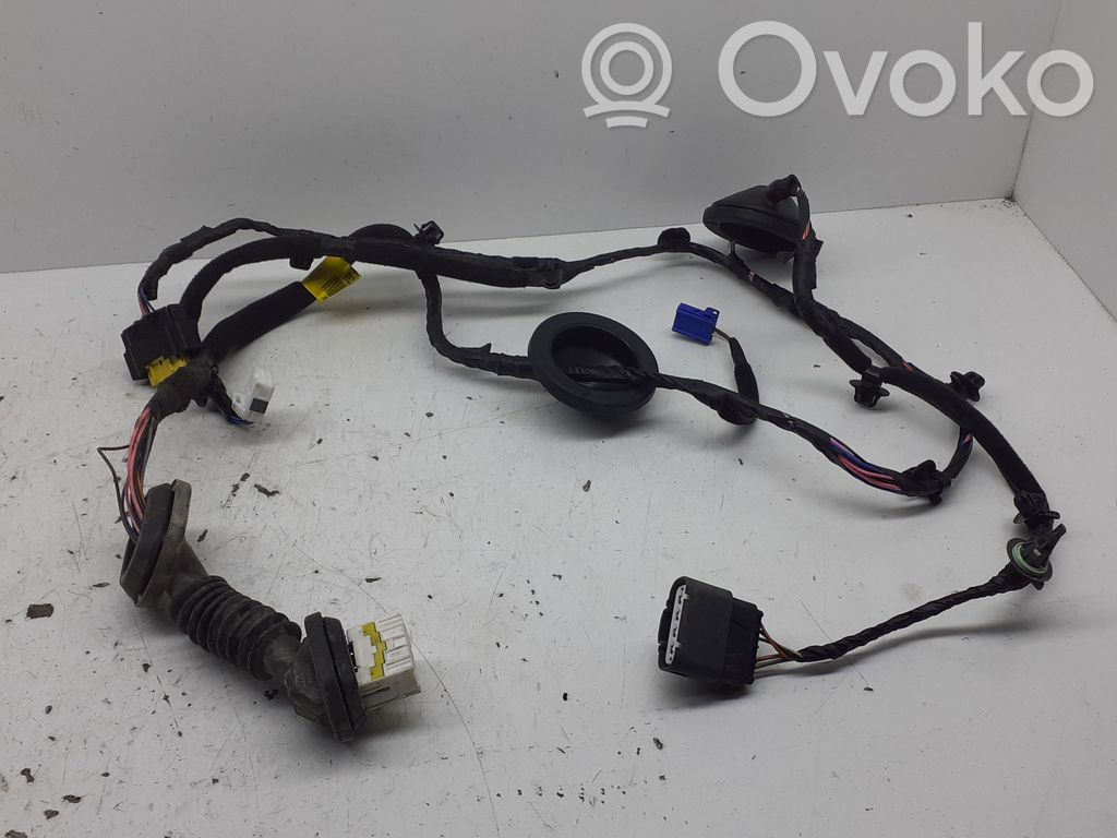 Cableado de puerta trasera   91660D4210