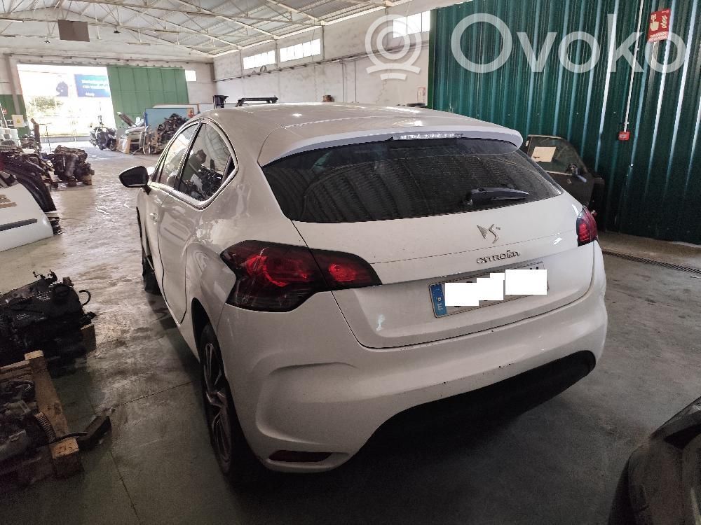DS Automobiles 4 Eje trasero 