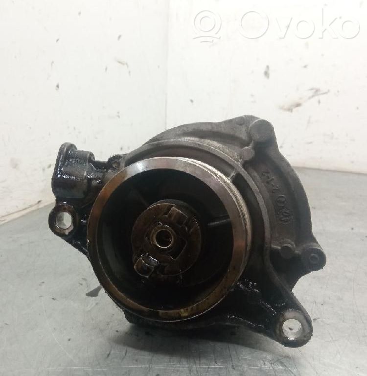 Vacuum pump   D7787366C