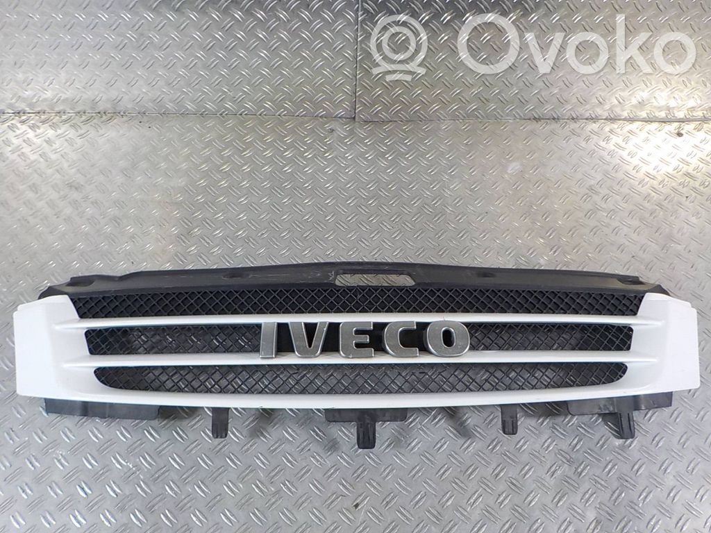 Iveco Daily 35.8 - 9 Etusäleikkö 