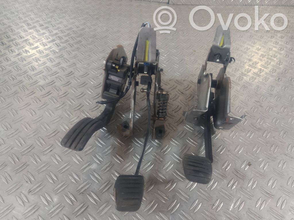 Dacia Lodgy Assemblage pédale 