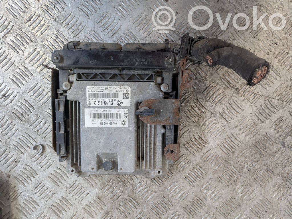 Komputer / Sterownik ECU silnika   03L906019EN