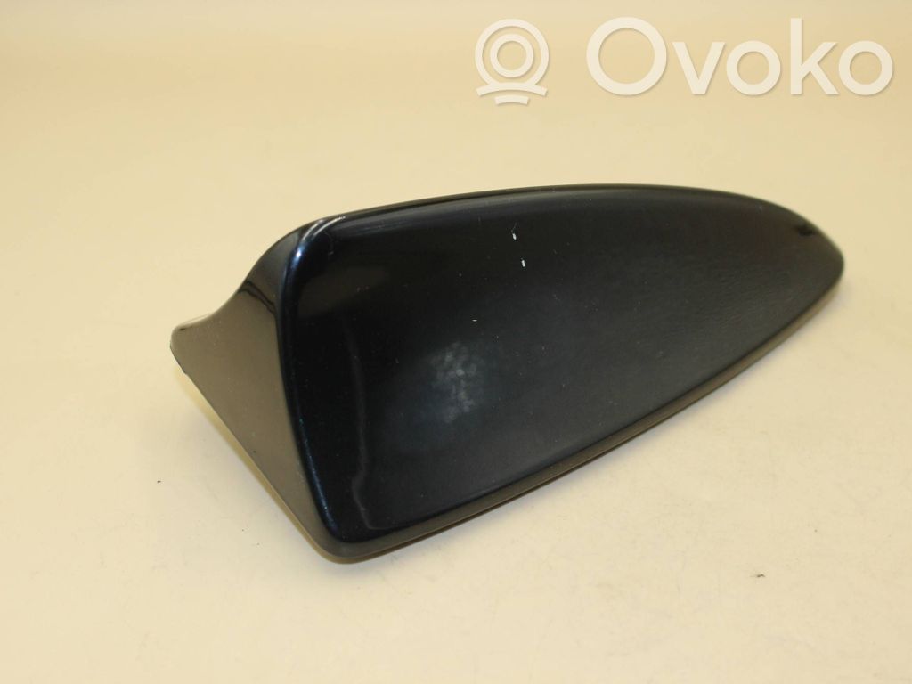 BMW X3 E83 GPS-pystyantenni 