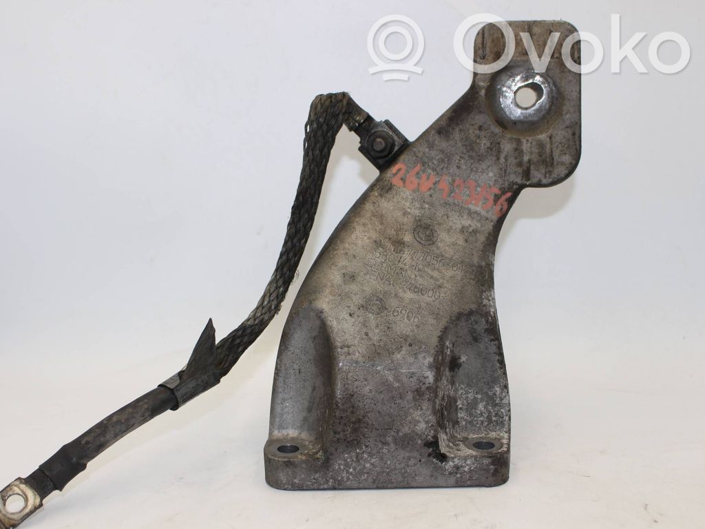 BMW 5 E60 E61 Engine mounting bracket 
