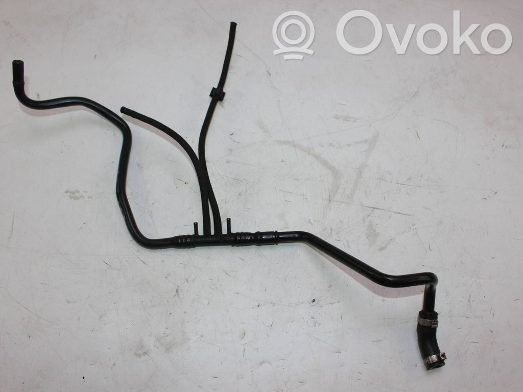 BMW 7 F01 F02 F03 F04 Caurulīte (-es) / šļūtene (-es) 