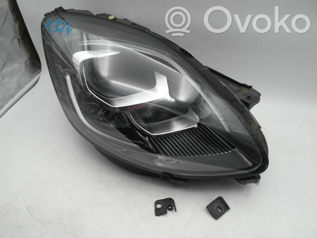 Ford Puma Headlight/headlamp 