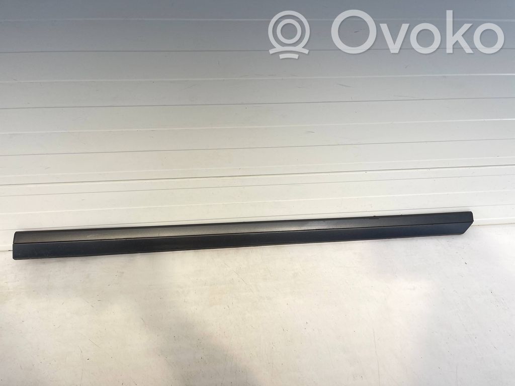 Volkswagen PASSAT B8 Listwa drzwi przednich 