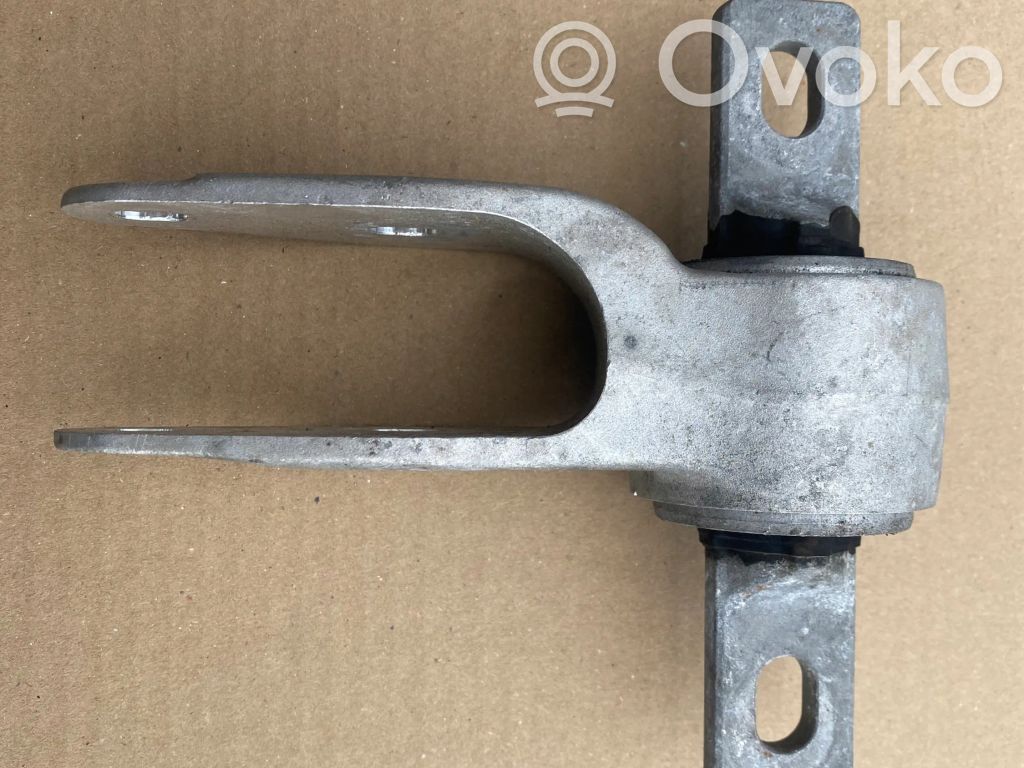 Tesla Model X Engine mounting bracket 