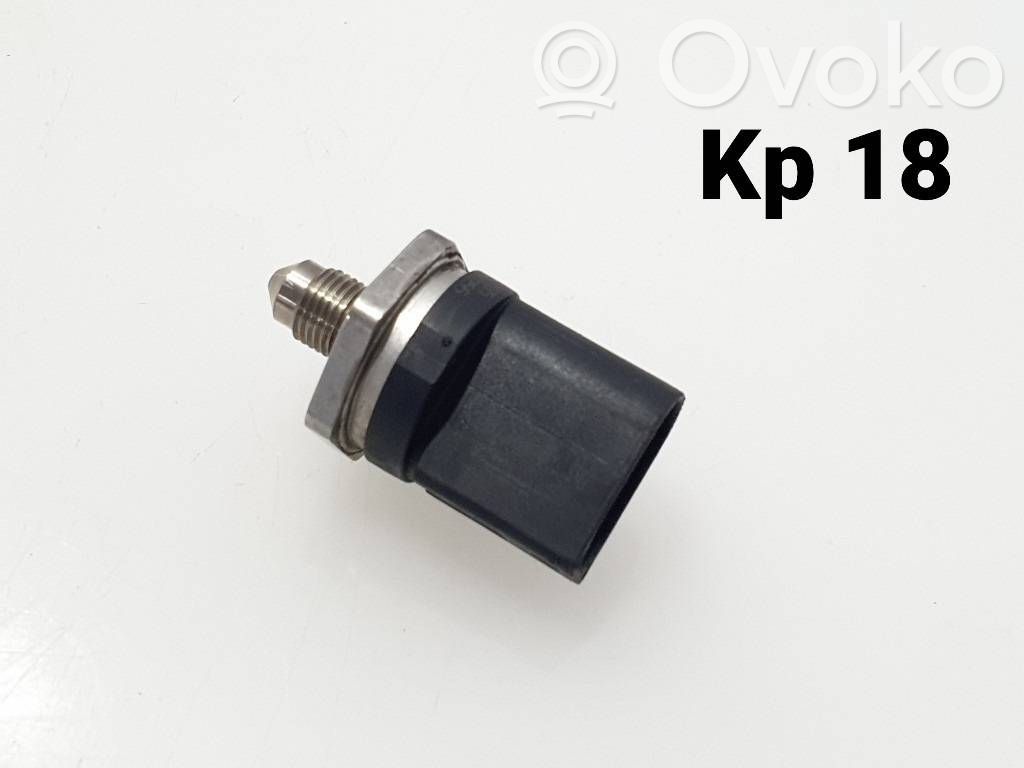 Audi A4 S4 B8 8K Fuel pressure sensor 