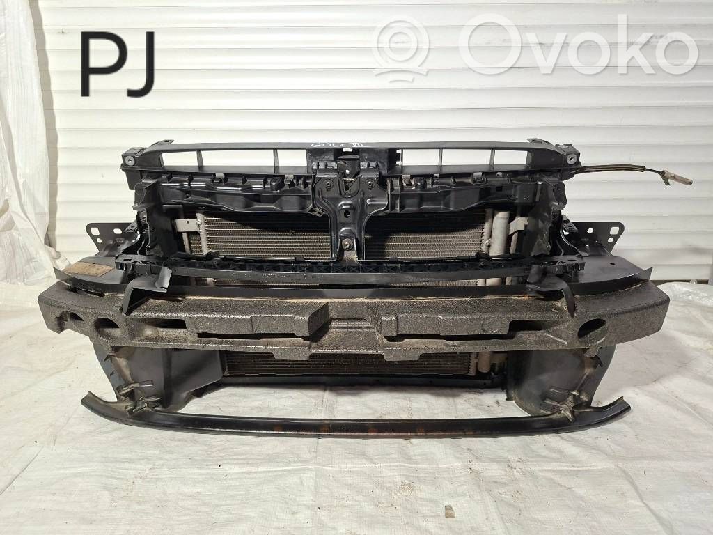 Volkswagen Golf VII Pas przedni 