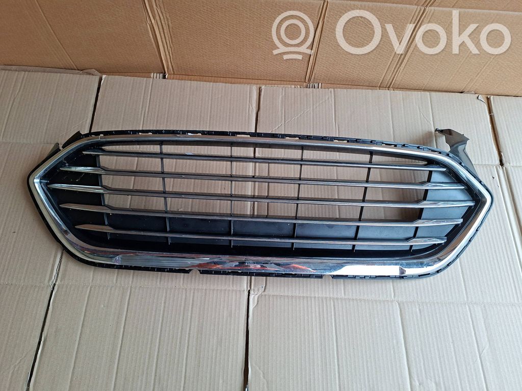 Ford Mondeo MK V Etupuskurin ylempi jäähdytinsäleikkö 
