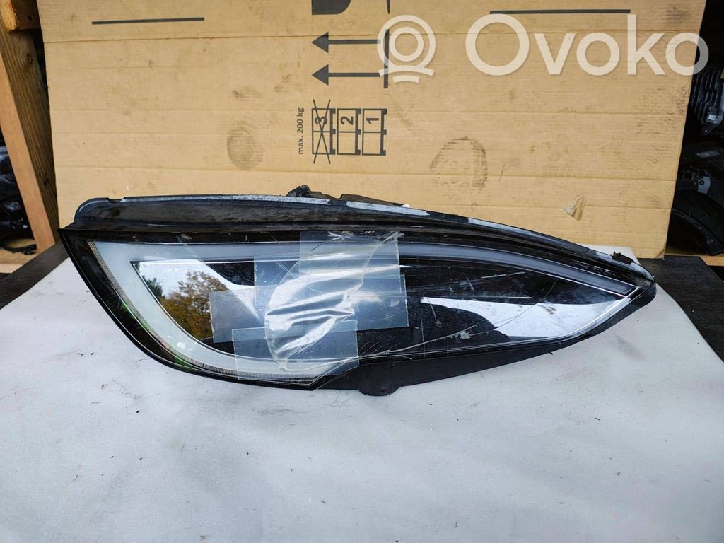 Tesla Model S Phare frontale 