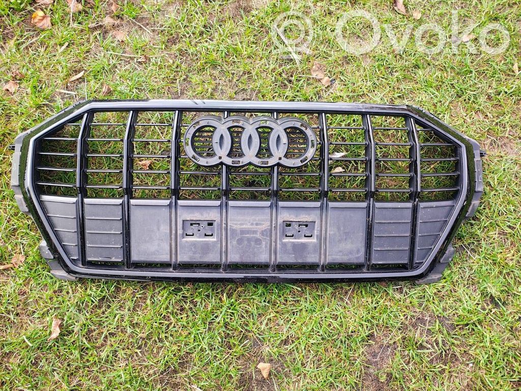 Audi Q3 F3 Front bumper upper radiator grill 