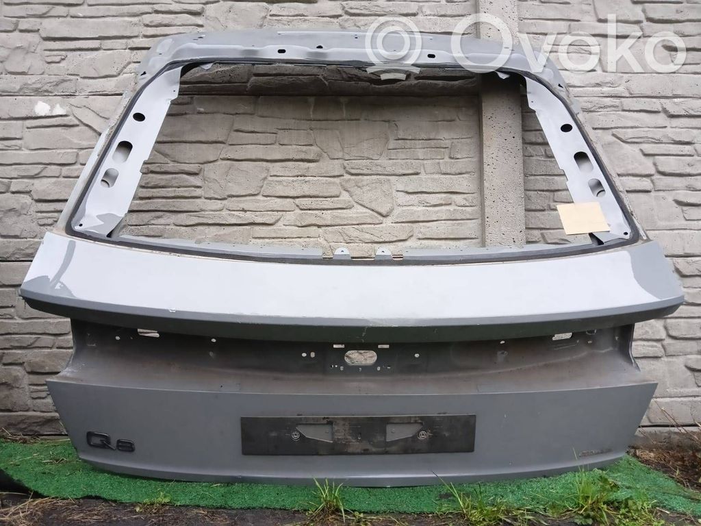 Audi Q8 Puerta trasera de camión 