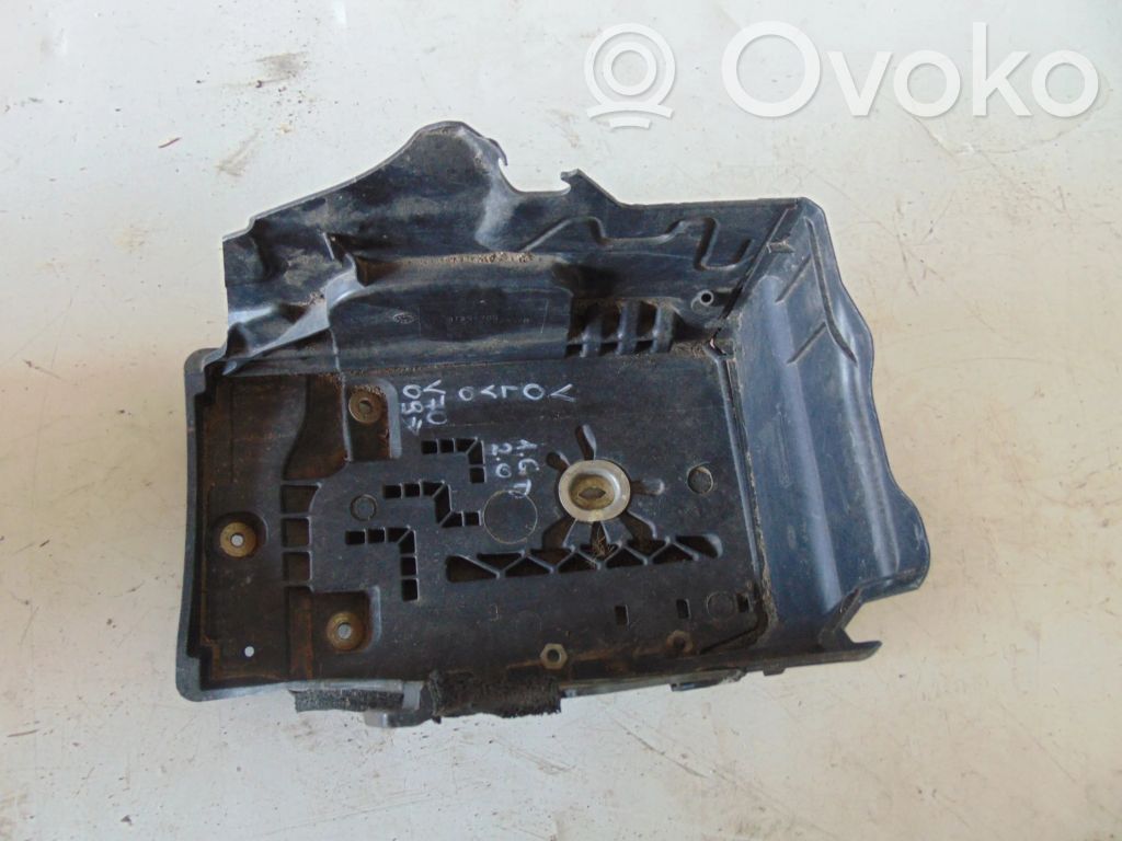 Volvo V70 Półka akumulatora 