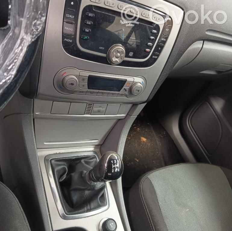 Ford Focus Botón interruptor de luz de peligro 
