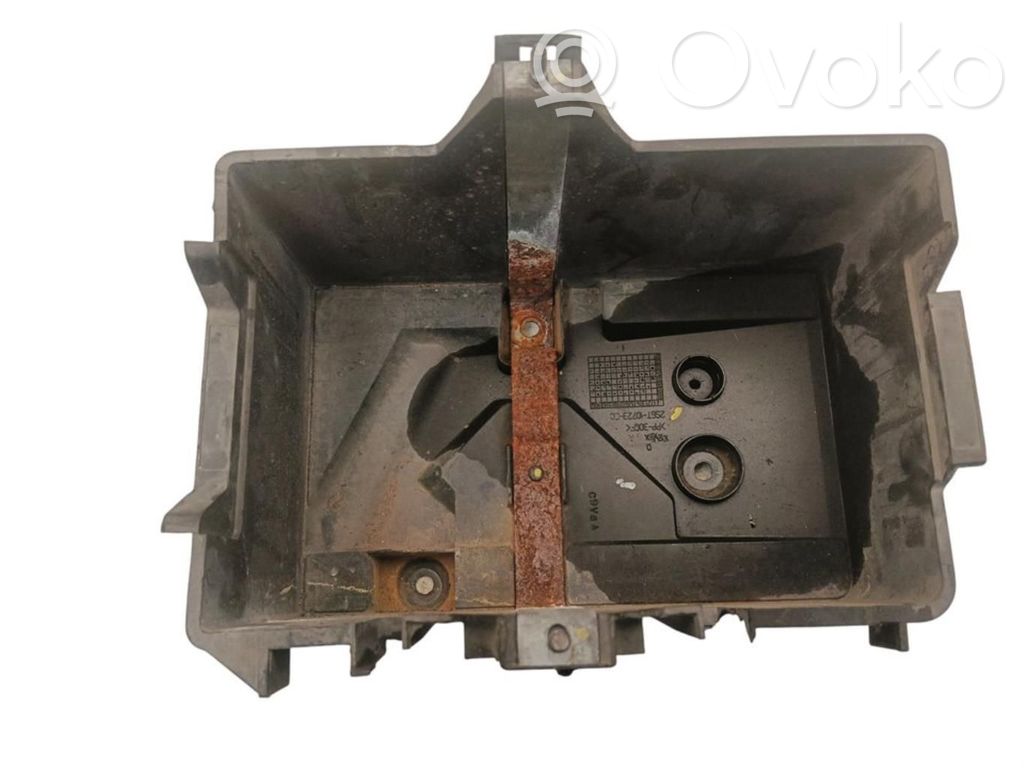 Ford Fiesta Akun kiinnike 
