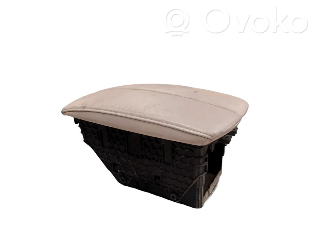 Armlehne des Rücksitzes
