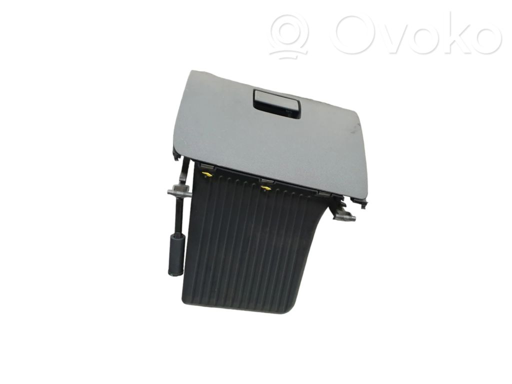 Ford Focus Glove box 