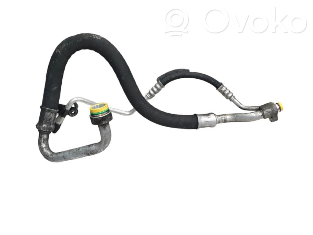 BMW 1 E81 E87 Ilmastointilaitteen putki (A/C) 