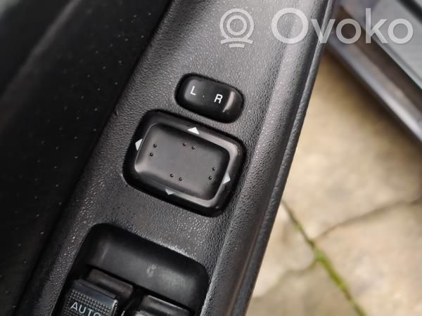 Wing mirror switch