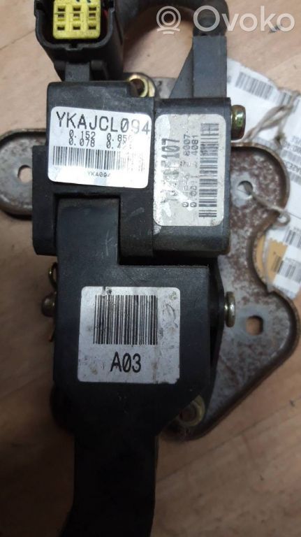Akceleratoriaus pedalas   YKAJCL094