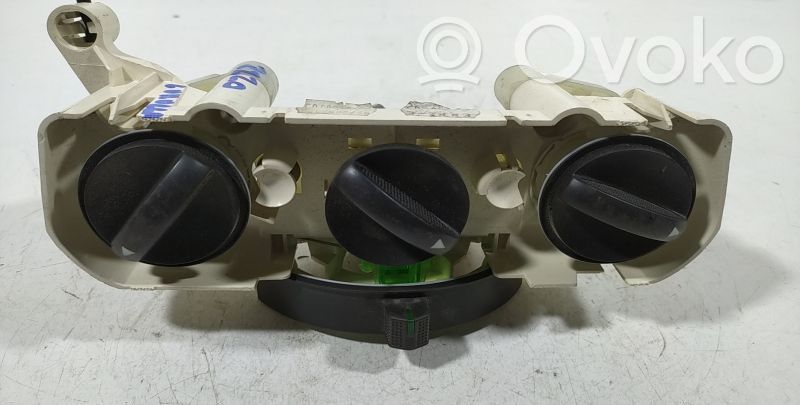 Toyota Corolla Verso E121 Air conditioning (A/C) switch 