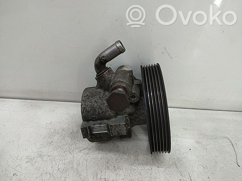 Peugeot 407 Ohjaustehostimen pumppu 