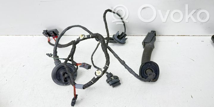 Cableado de puerta trasera   8T8971688J
