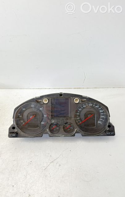 Volkswagen PASSAT B6 Speedometer (instrument cluster) 