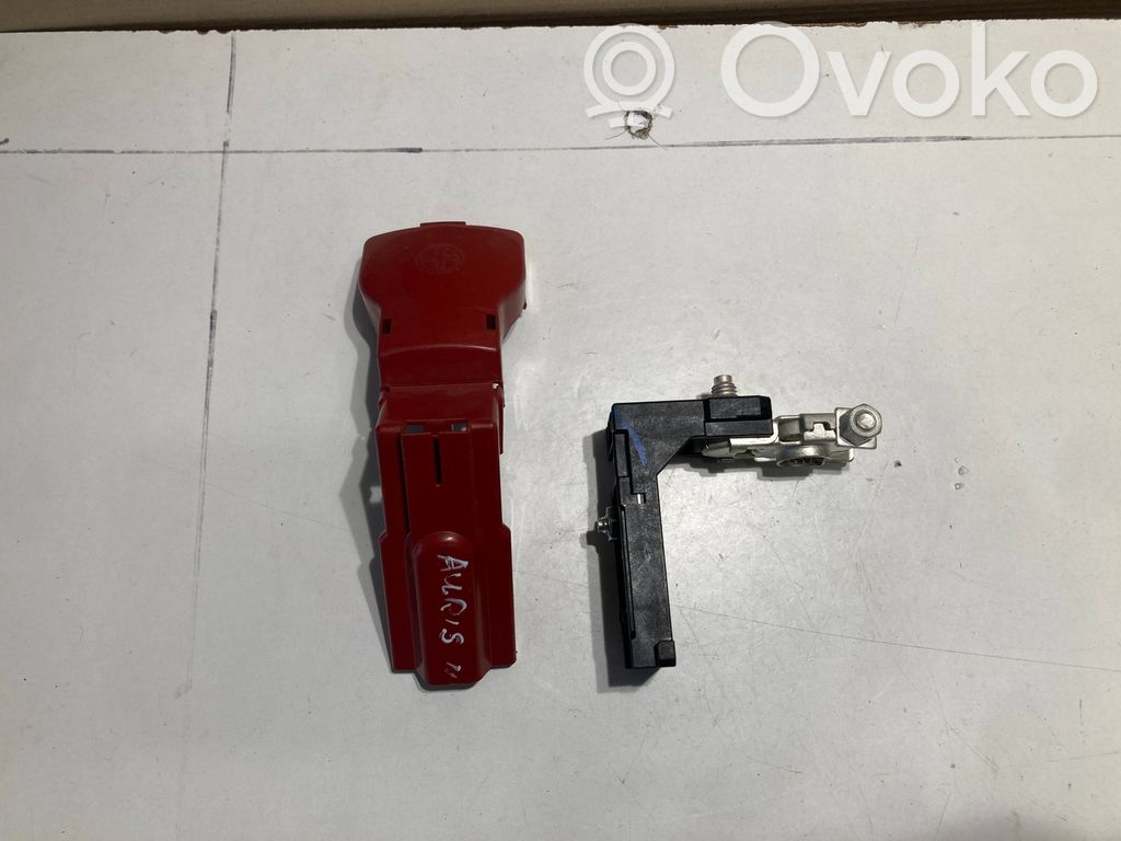 Toyota Auris E180 Positive cable (battery) 