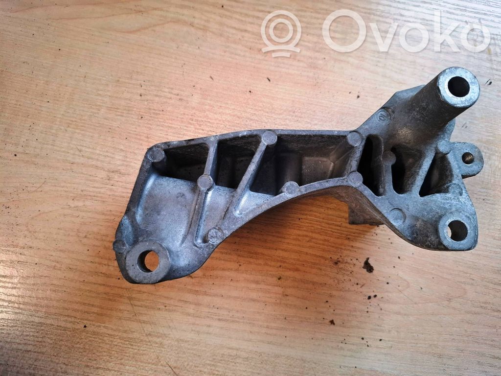 Chevrolet Aveo Engine mounting bracket 