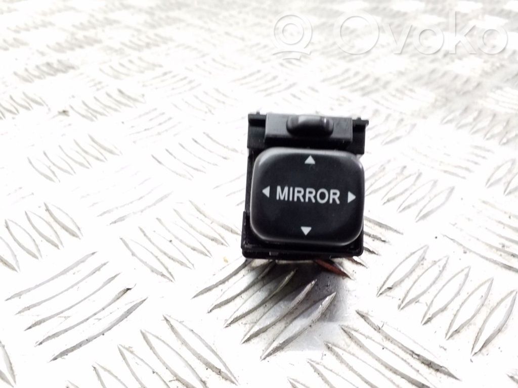 Toyota Yaris Wing mirror switch 