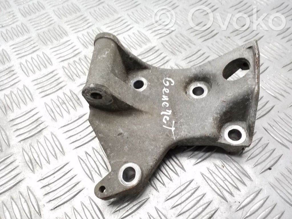 Dacia Logan I Generator/alternator bracket 