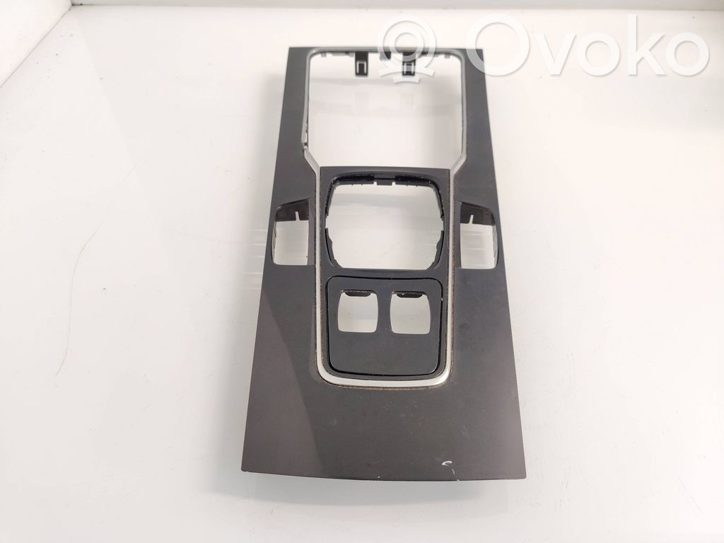 Peugeot 508 Ātrumu pārslēgšanas sviras dekoratīvā apdare (plastmasas) 