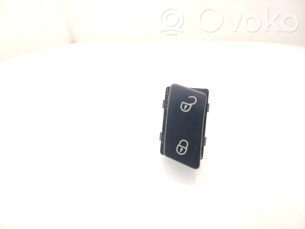 Volkswagen Caddy Central locking switch button 
