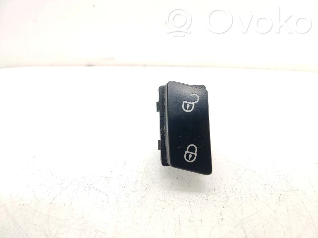 Volkswagen Caddy Central locking switch button 
