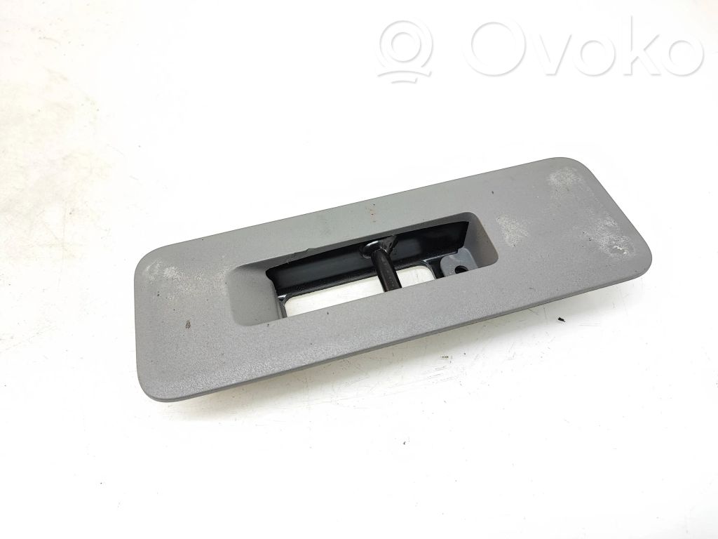 Tie down hook / loop   2K0883873,2K0883087B