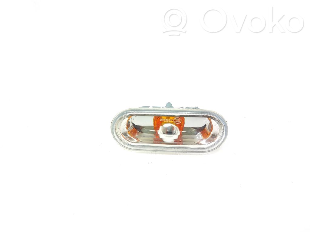 Volkswagen Transporter - Caravelle T5 Front fender indicator light 