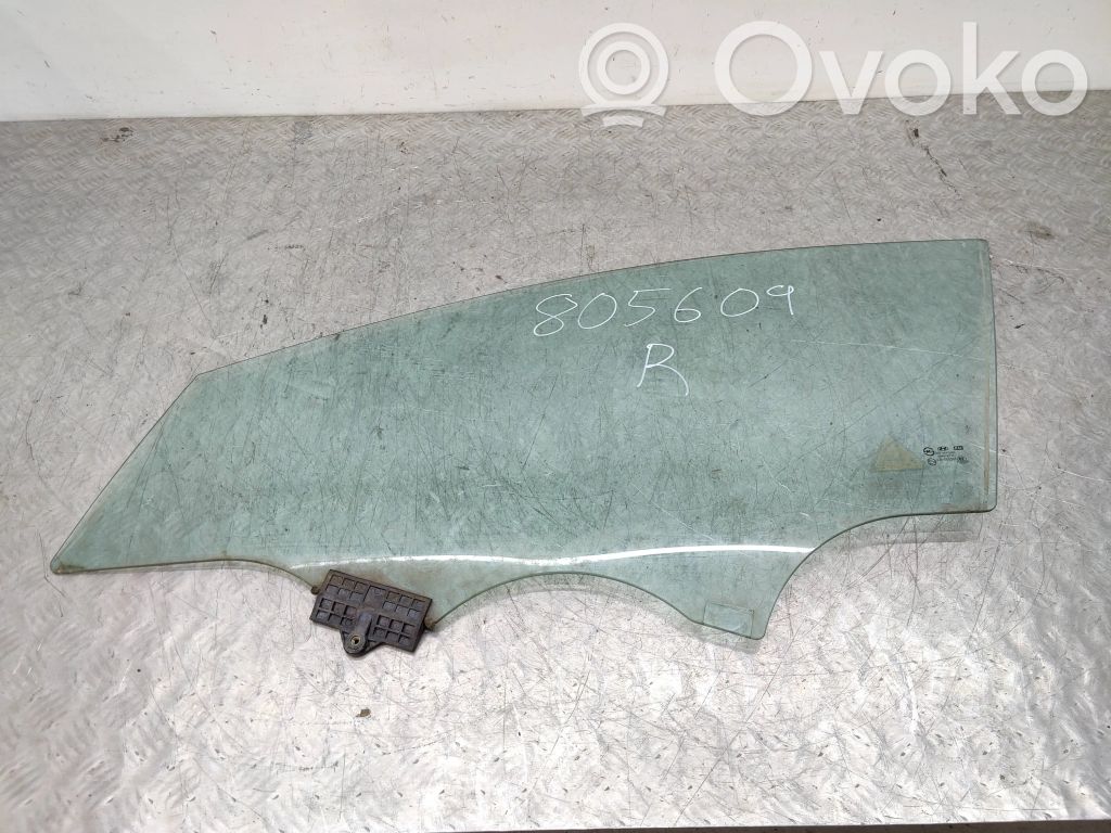 Hyundai i40 Front door window glass four-door 
