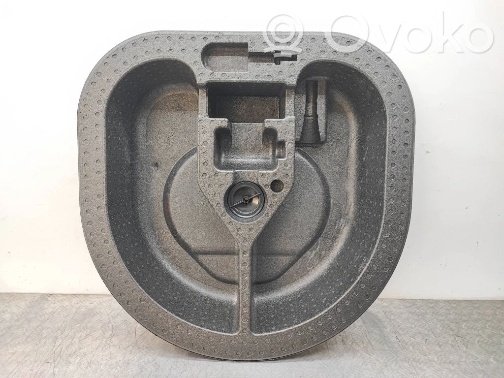 Ford Focus Tool box 