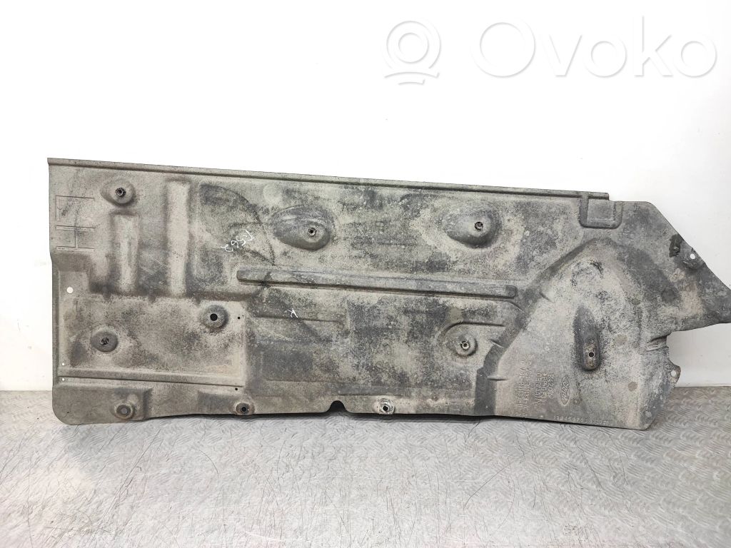 Ford Focus Center/middle under tray cover 